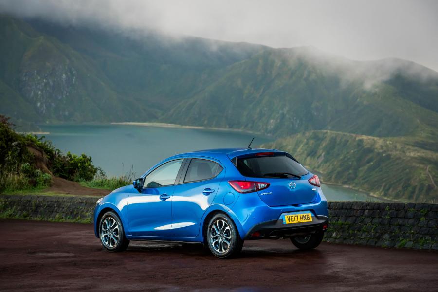  Mazda2 Tech Edition (DJ) 2017 года  (UK) (фото 27 из 35)